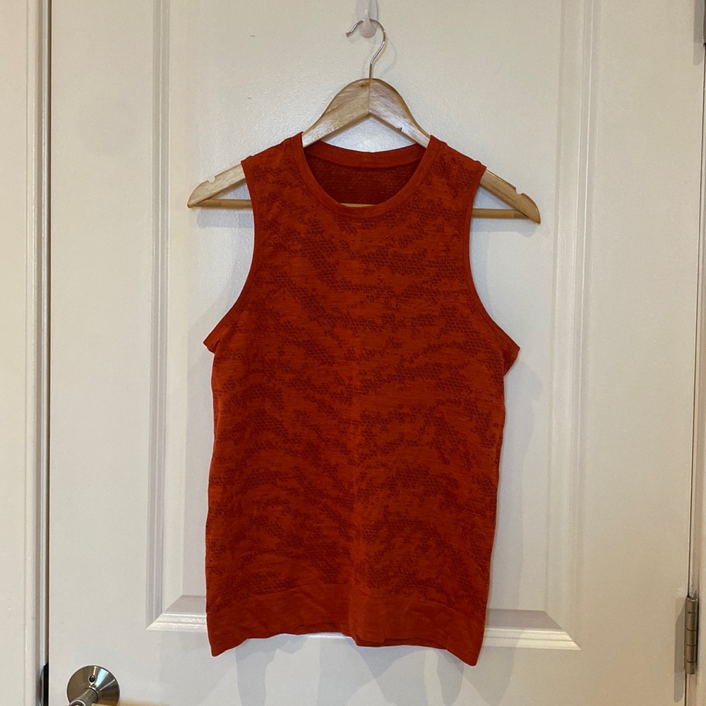 “Swiftly Breathe” relaxed-fit tank - size 4